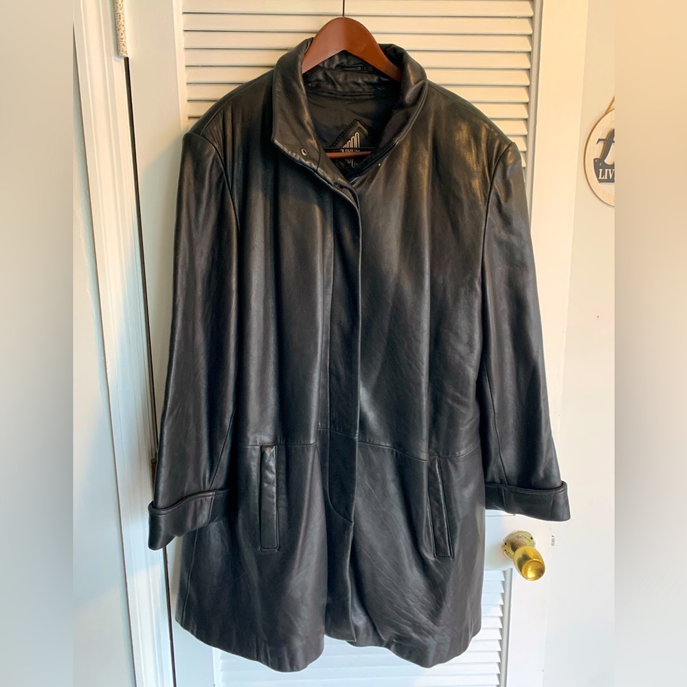 Tiboa women’s black leather knee length coat size 1X